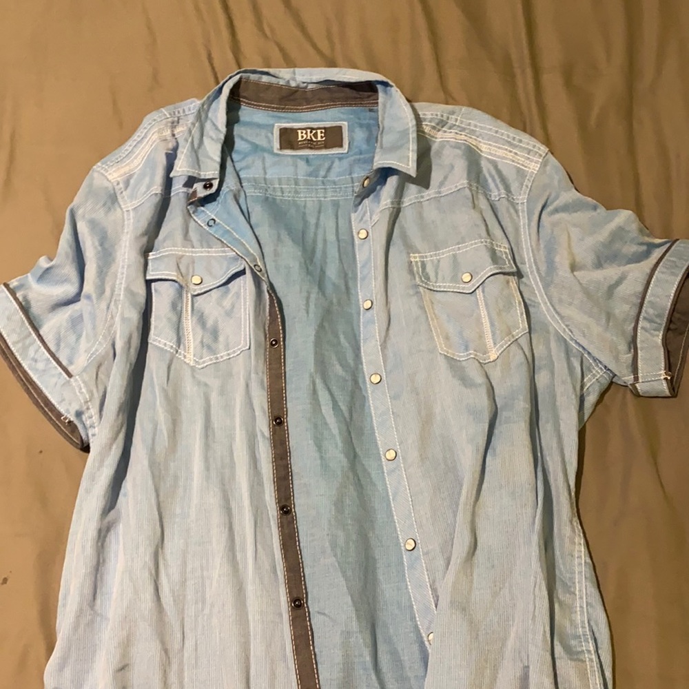 Light Blue Mens casual short sleeve button down shirt